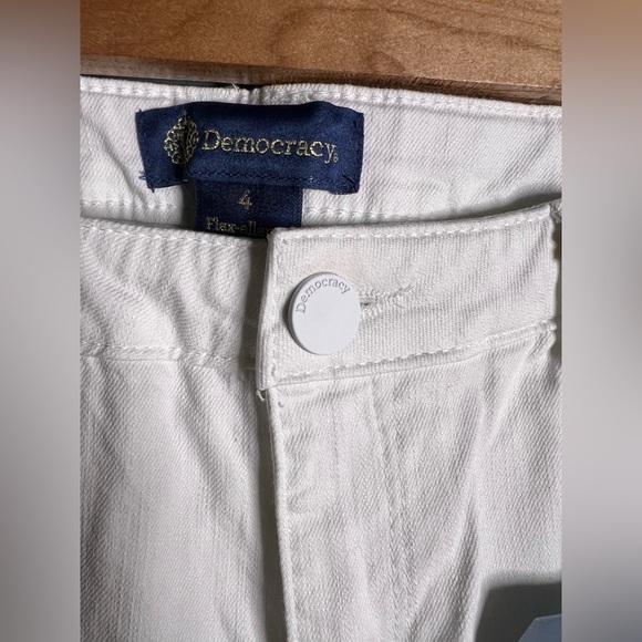 NWT Democracy Mid-Rise Flex-Ellent Girlfriend Jean with Cropped Hem SZ 4 - Picture 5 of 11